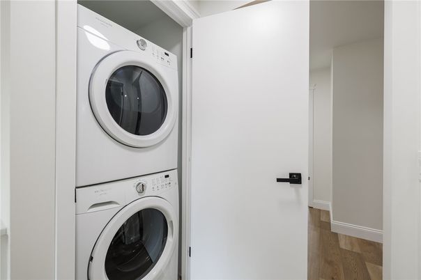 Interior, Utility Closets, Washer, Wood Texture Flooring