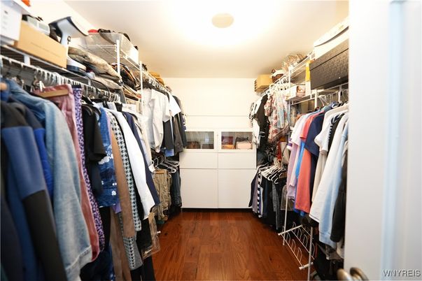 Interior, Walk-in Closets, Wood Texture Flooring