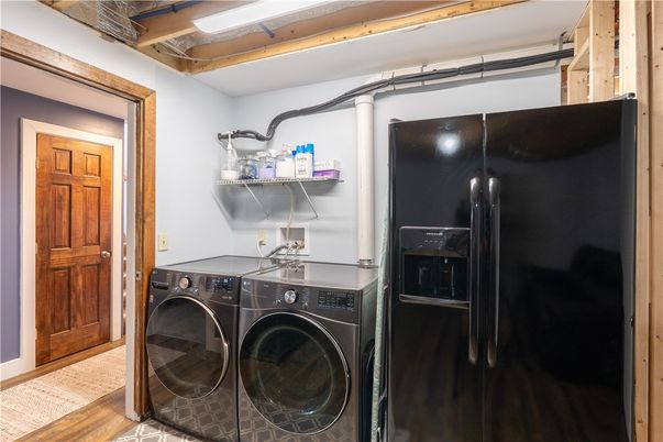 Interior, Utility Closets, Washer, Wood Texture Flooring