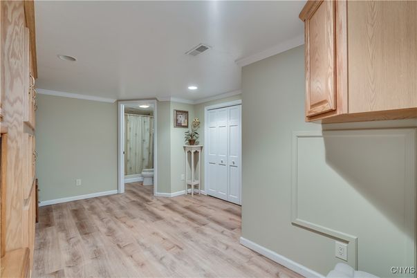 Empty room, Interior, Recessed Lighting, Wood Texture Flooring