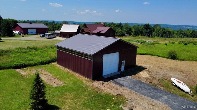 Exterior, Drone