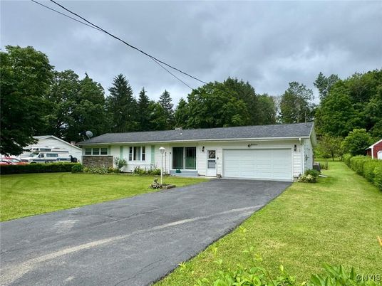 Attached, Exterior, Facade, Ranch
