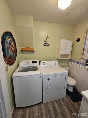 Interior, Washer, Wood Texture Flooring