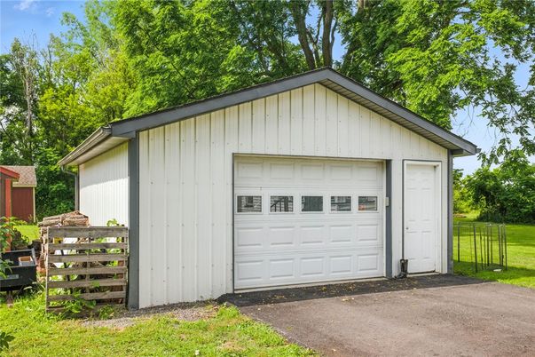 Detached Garage, Exterior