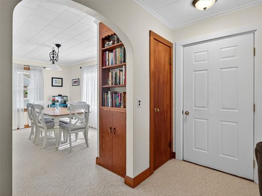 Dining room, Interior