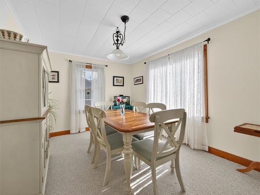 Dining room, Interior
