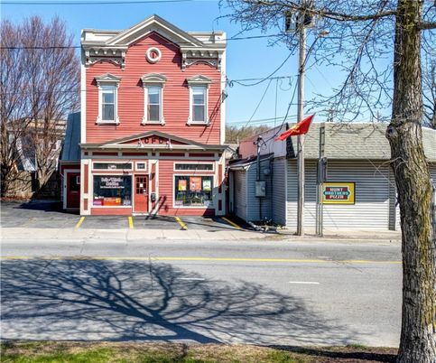 Exterior, Facade, Queen Anne Victorian