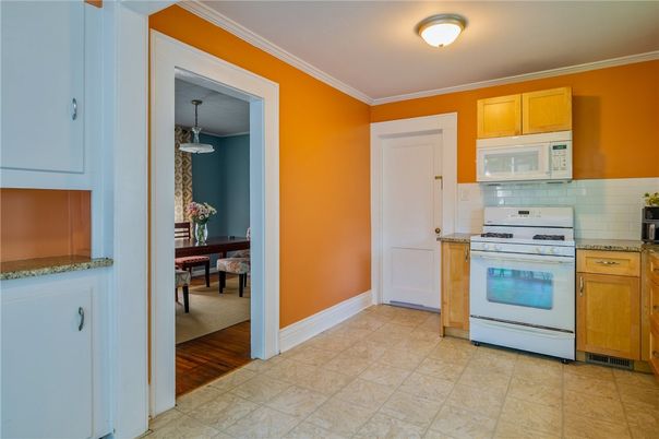 Interior, Kitchen, Pendant Lights, Wood Texture Flooring