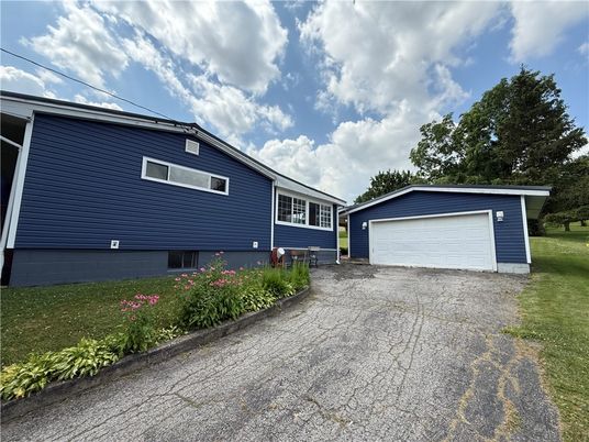 Backyard, Detached Garage, Exterior