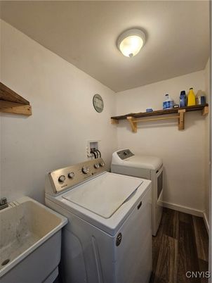 Interior, Washer, Wood Texture Flooring