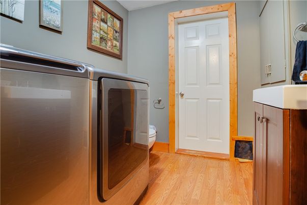 Interior, Washer, Wood Texture Flooring
