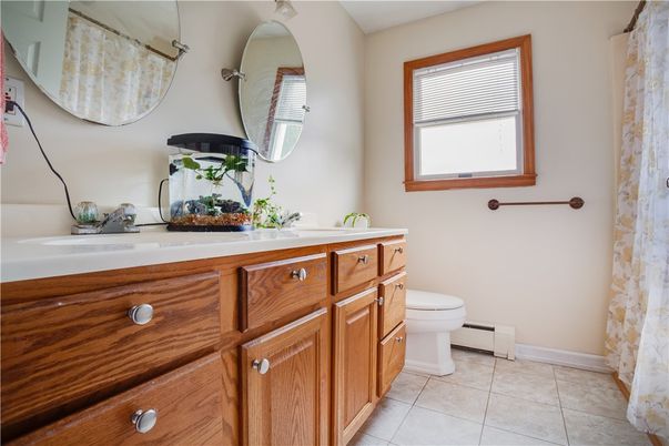 Bathroom, Dual Sink Vanities, Interior