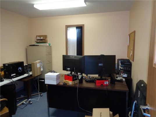 Home Office, Interior