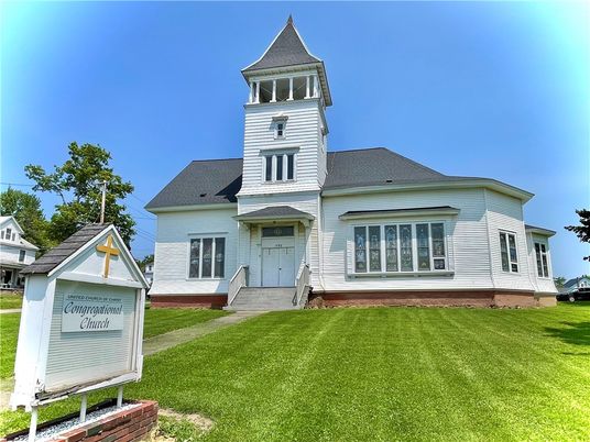 Exterior, Facade, Queen Anne Victorian