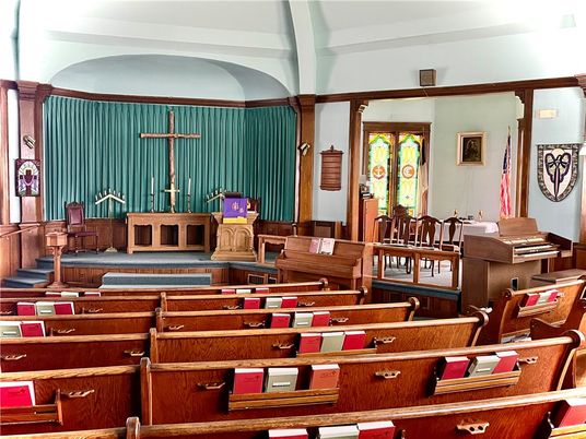 Interior, Piano