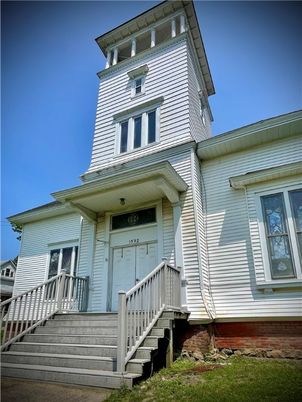 Exterior, Facade, American Foursquare