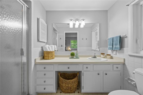 Bathroom, Dual Sink Vanities, Interior