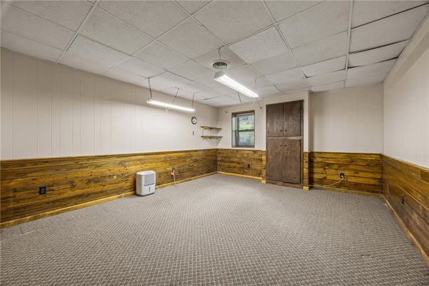 Empty room, Interior, Recessed Lighting, Wooden Walls