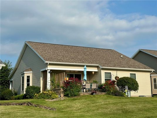 Backyard, Exterior, Facade, Ranch