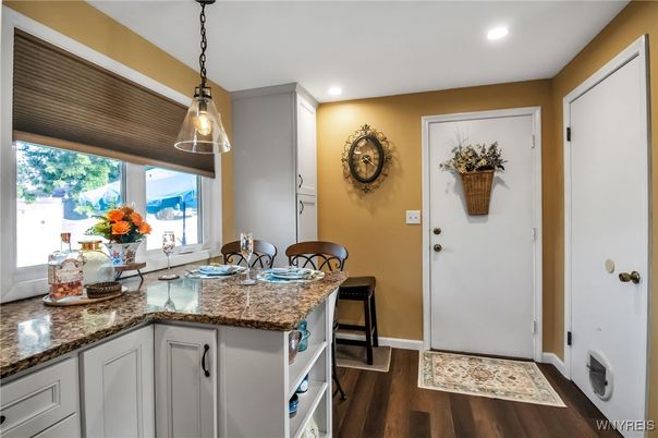 Interior, Pendant Lights, Recessed Lighting, Wood Texture Flooring