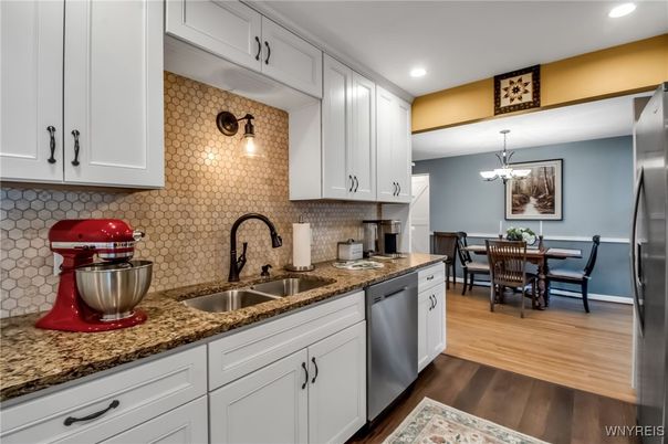 Dining room, Interior, Kitchen, Pendant Lights, Recessed Lighting, Wood Texture Flooring