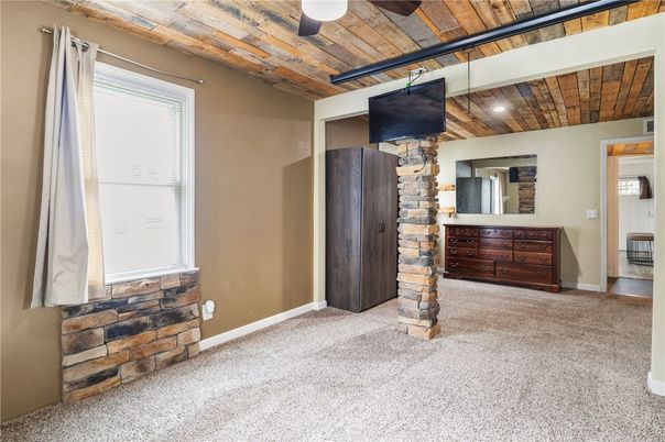Empty room, Interior, Wooden Ceilings