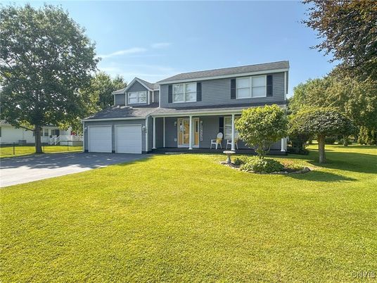 Attached, Backyard, Exterior, Facade, Split Level