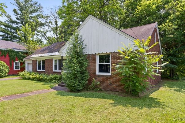 Exterior, Facade, Brick Facade, Cape Cod