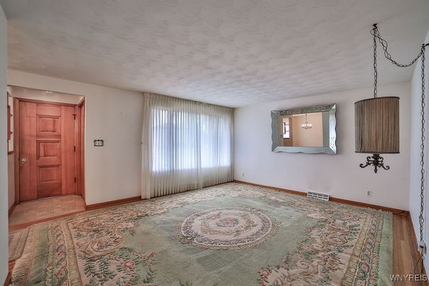 Empty room, Interior, Pendant Lights