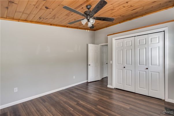 Empty room, Interior, Wooden Ceilings, Wood Texture Flooring
