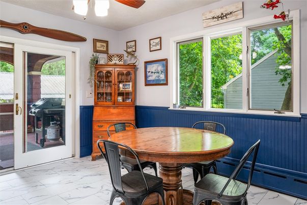 Dining room, Interior, Marble