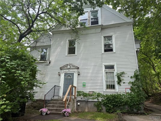 Exterior, Facade, Queen Anne Victorian