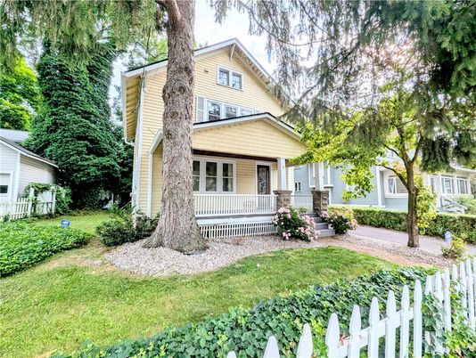 Backyard, Exterior, Facade, Queen Anne Victorian
