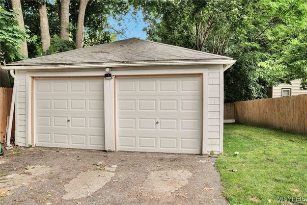 Detached Garage, Exterior