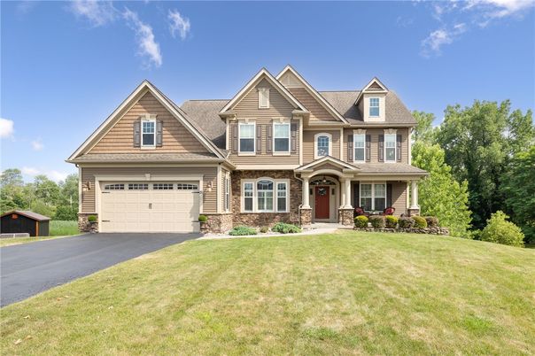 Attached, Exterior, Facade, Brick Traditional