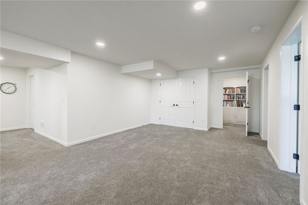 Empty room, Interior, Recessed Lighting