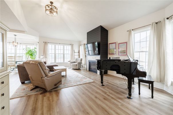 Interior, Living room, Pendant Lights, Piano, Wood Texture Flooring