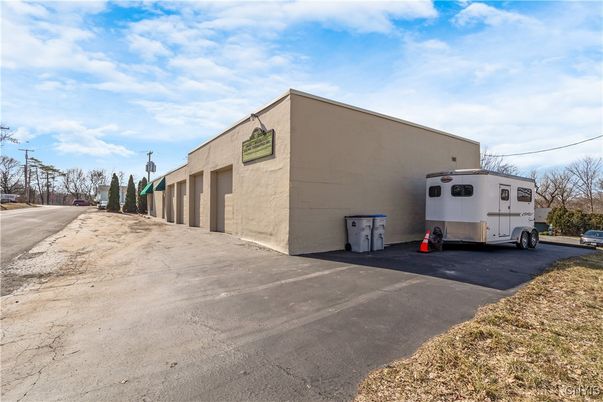 Detached Garage, Exterior