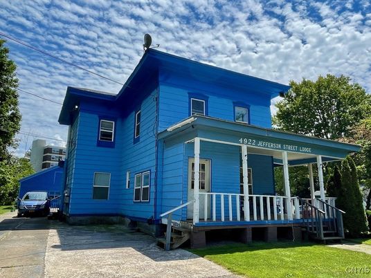 Exterior, Facade, Queen Anne Victorian