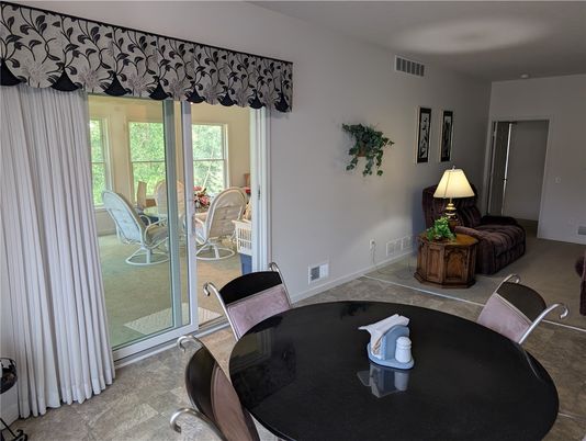 Dining room, Interior