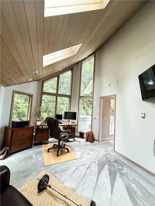 Home Office, Interior