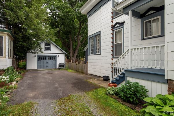 Detached Garage, Exterior