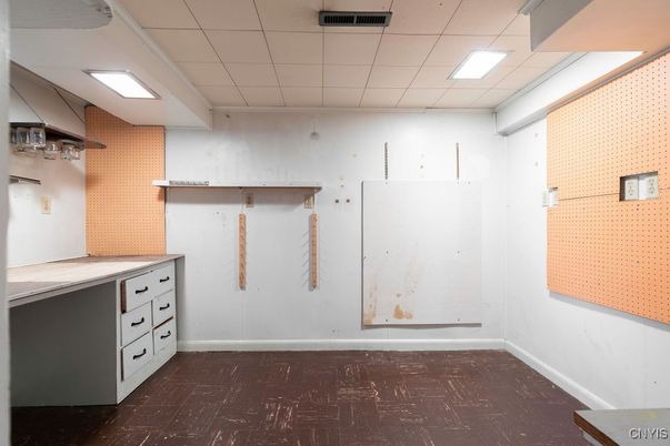 Empty room, Interior, Recessed Lighting