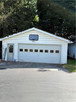 Detached Garage, Exterior