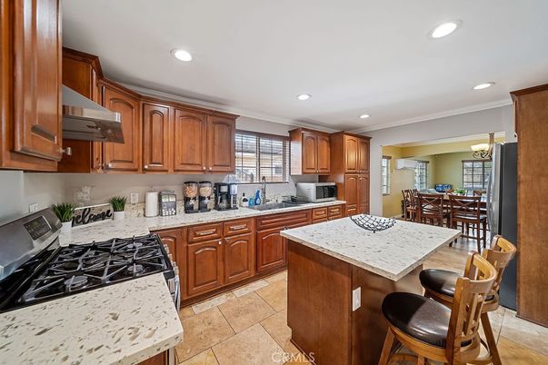 Dining room, Interior, Kitchen, Recessed Lighting