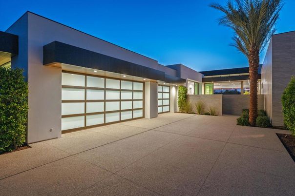 Attached, Exterior, Facade, Modern