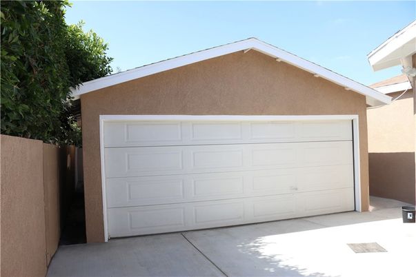 Detached Garage, Exterior