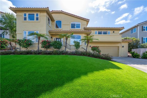 Attached, Exterior, Facade, Mediterranean