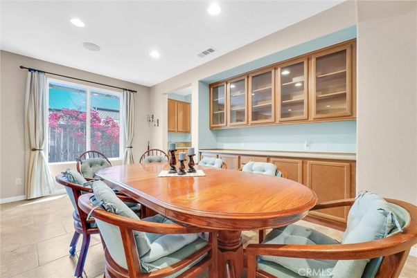 Dining room, Interior, Recessed Lighting