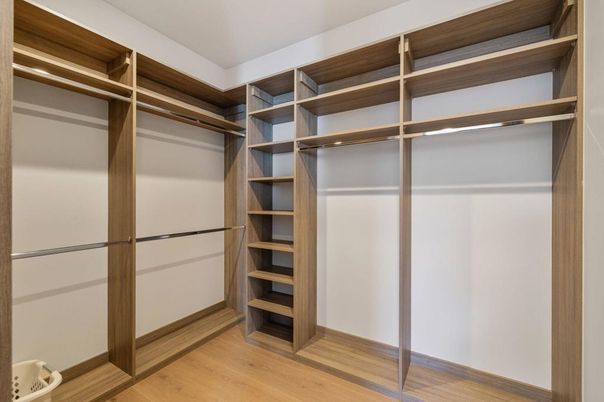 Interior, Walk-in Closets, Wood Texture Flooring